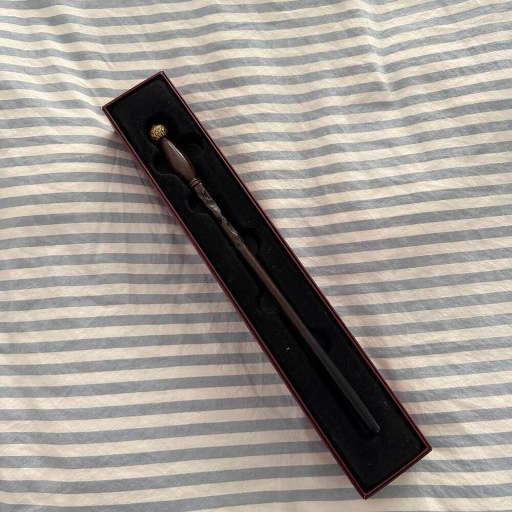 Harry potter ollivander wand bought
